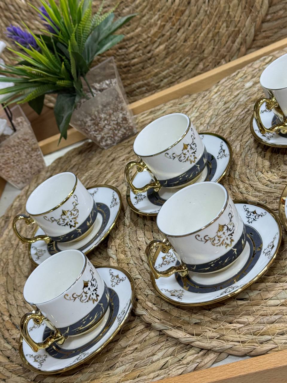 طقم قهوة بورسلين 6 قطع ابيض فى جولد مجزع مربيل اسود مستورد